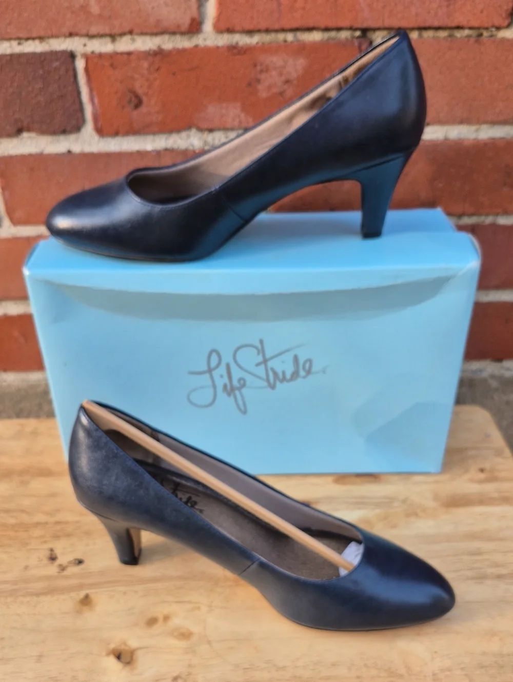 LIfe Stride Sable Officer 9W Navy Heel - New